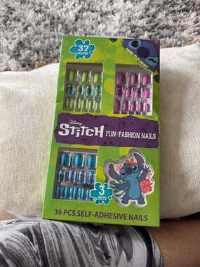 Disney Stitch Fun-Fashion Press-On Nails 3-Set Kit